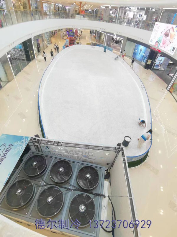 杰克熊冰雪童樂世界冰場(chǎng)及制冰主機(jī)俯視照片